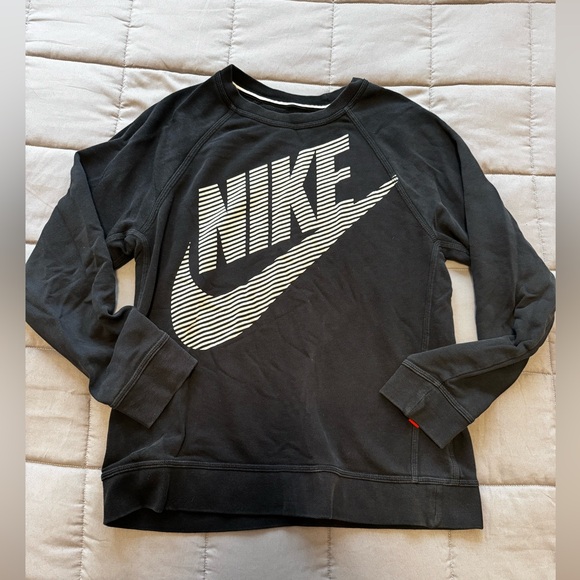Nike Crew - Picture 1 of 3